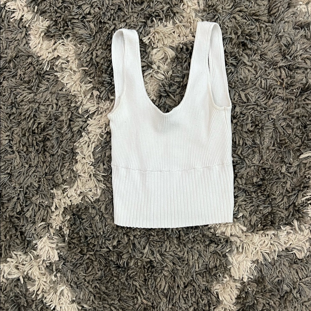 White knit tank! Brand Kendall+Kylie! Bought from Pacsun! size xsmall/small